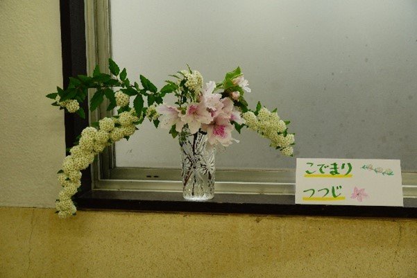 1年生教室前の廊下.jpg
