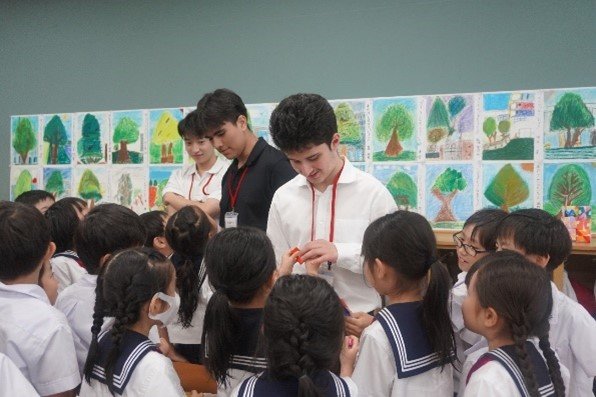 高等科留学生来科3.jpg