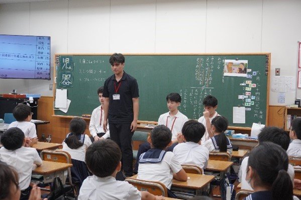 高等科留学生来科2.jpg